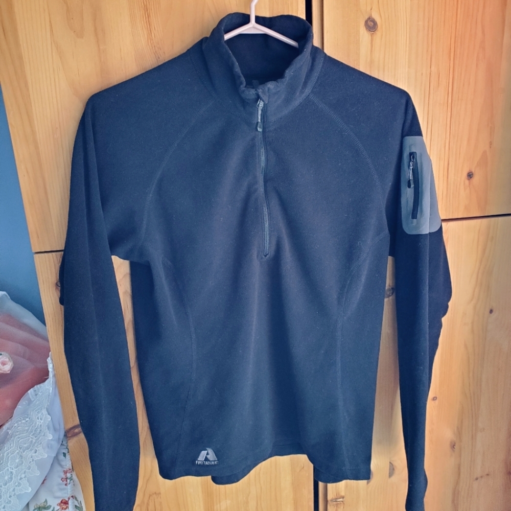 Eddie Bauer Women's First Ascent Black Microfleece Top size Medium